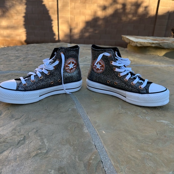 Women’s size 7.5 platform Converse. - Picture 2 of 6